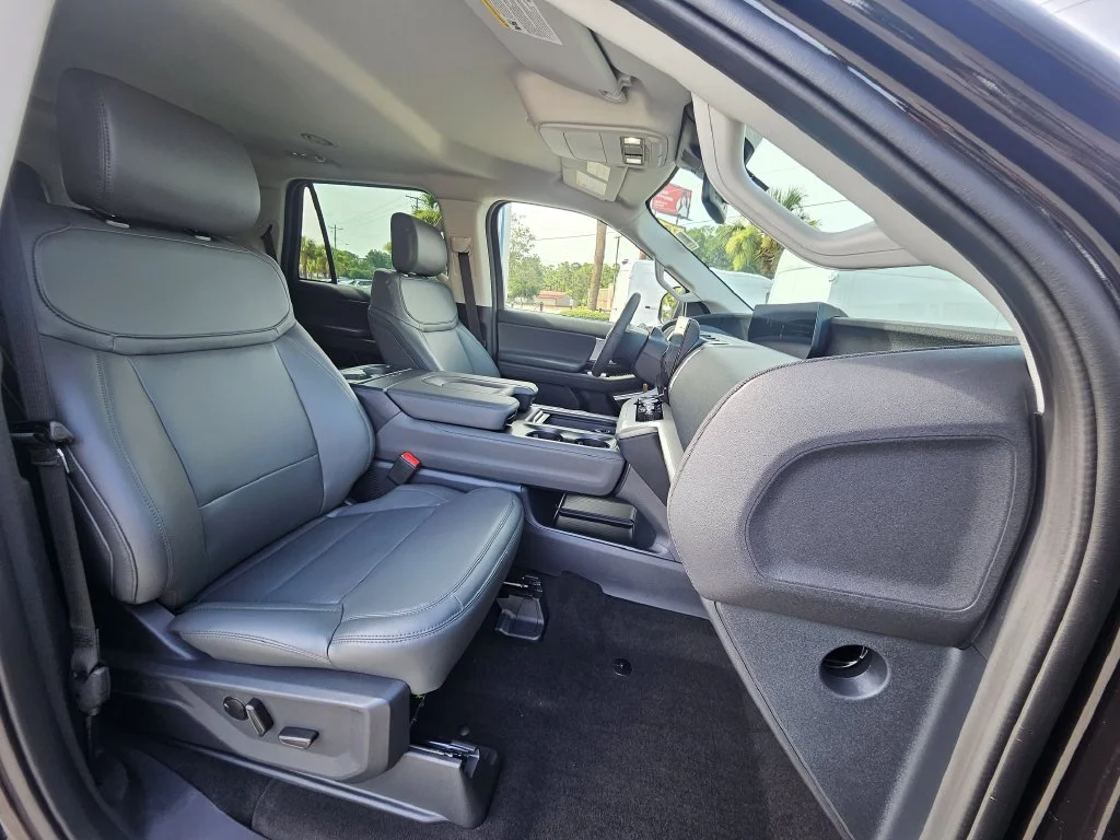 New 2027 Black Ford Active image 28
