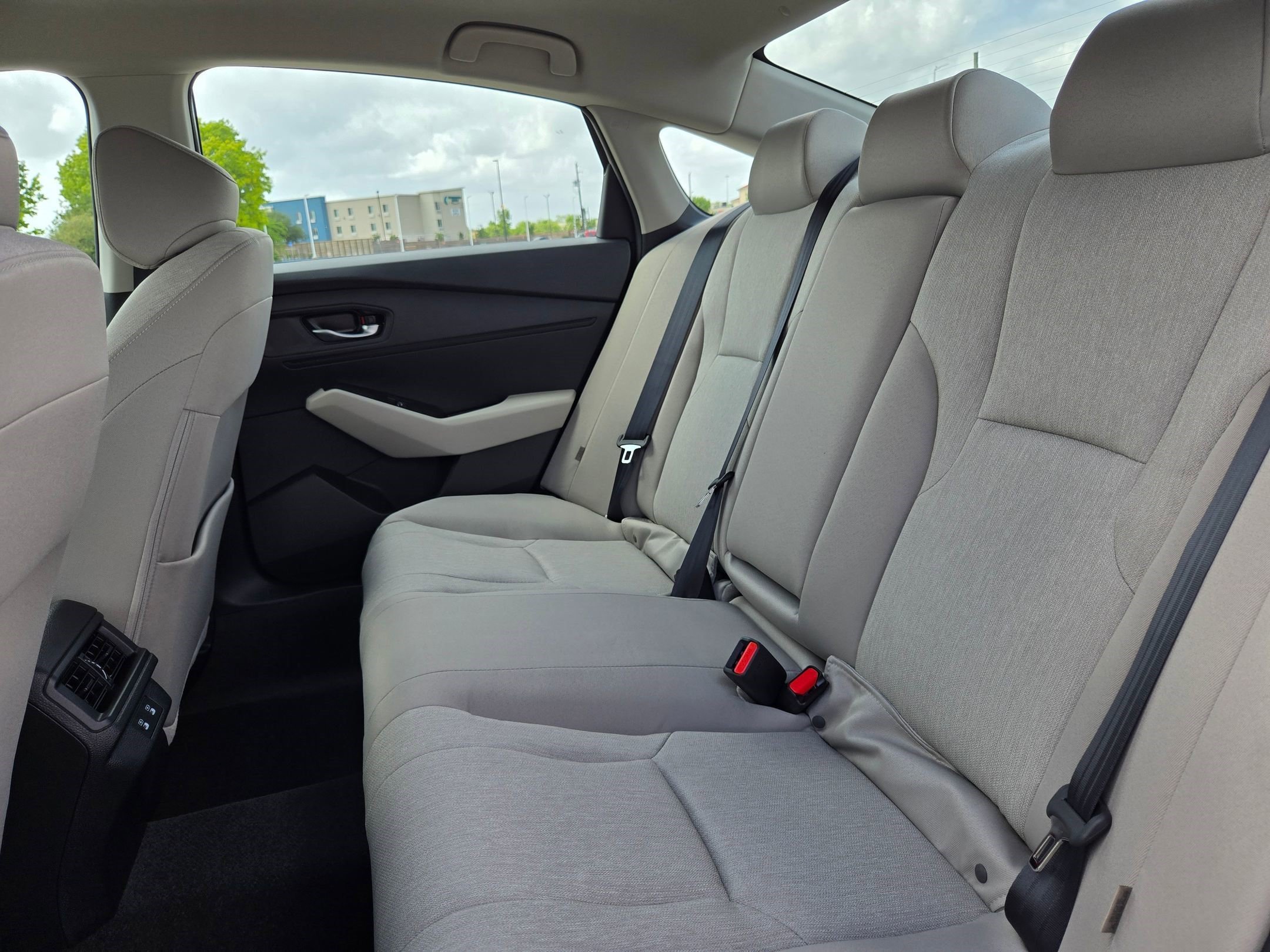 New 2026 Platinum White Pearl Honda LX image 15