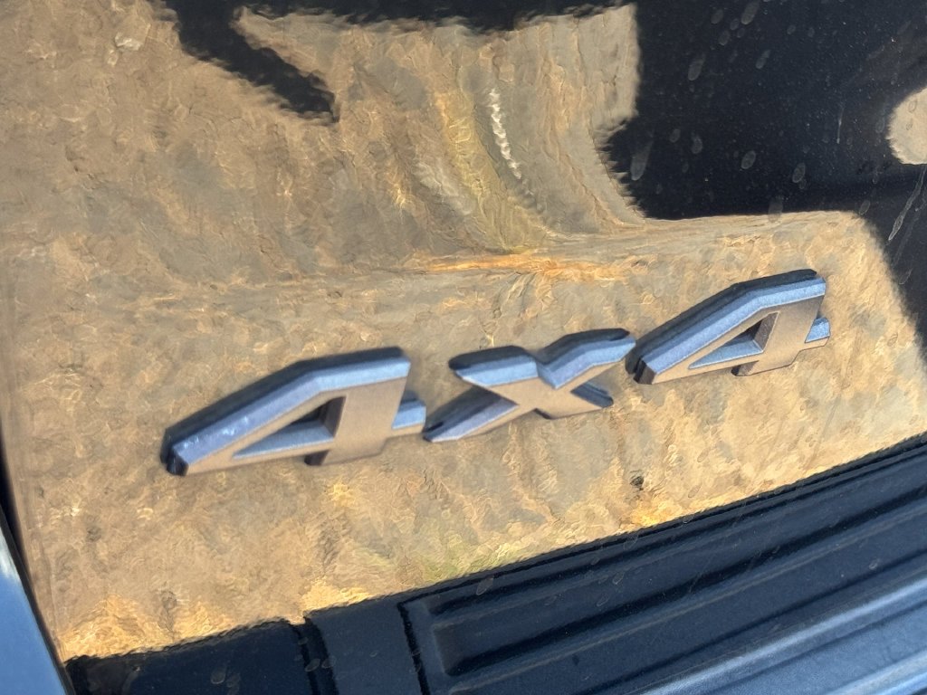 Used 2018 Black Jeep Overland image 17