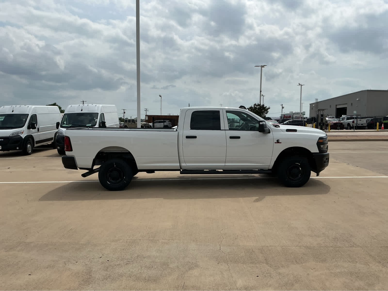New 2026 Bright White Clear-Coat Exterior Paint RAM Tradesman image 5