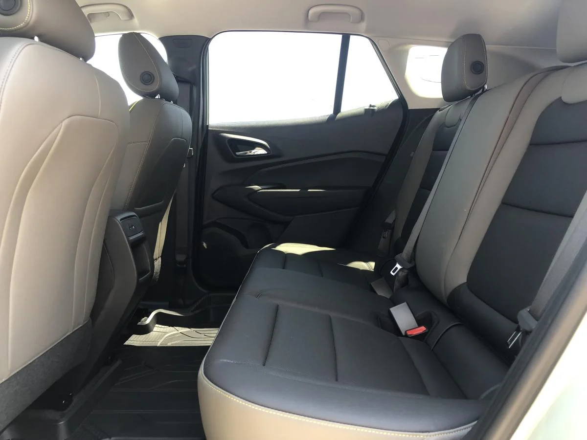 New 2026 Green Chevrolet Fwd 4dr Activ image 11