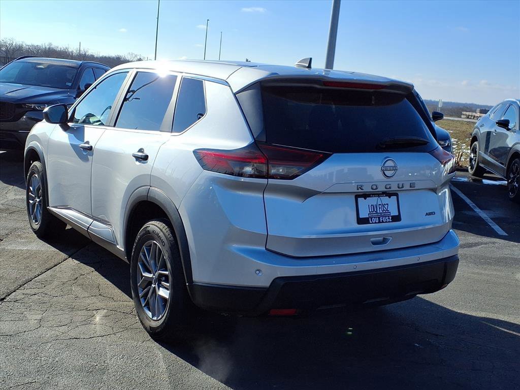 Used 2024 Nissan Rogue S with VIN 5N1BT3AB5RC677585 for sale in Creve Coeur, MO
