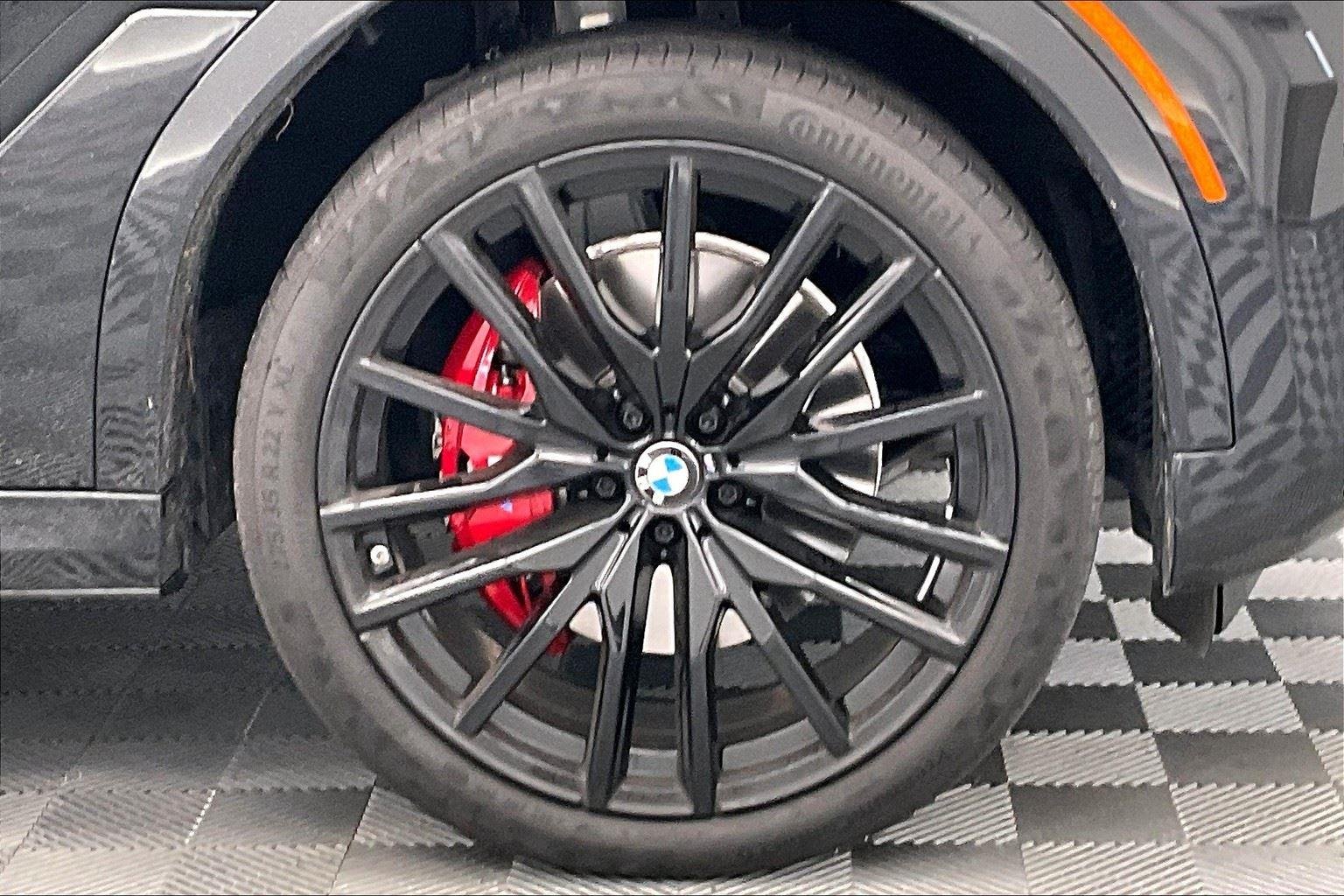 Certified Used 2025 Black Sapphire Metallic BMW xDrive40i image 9