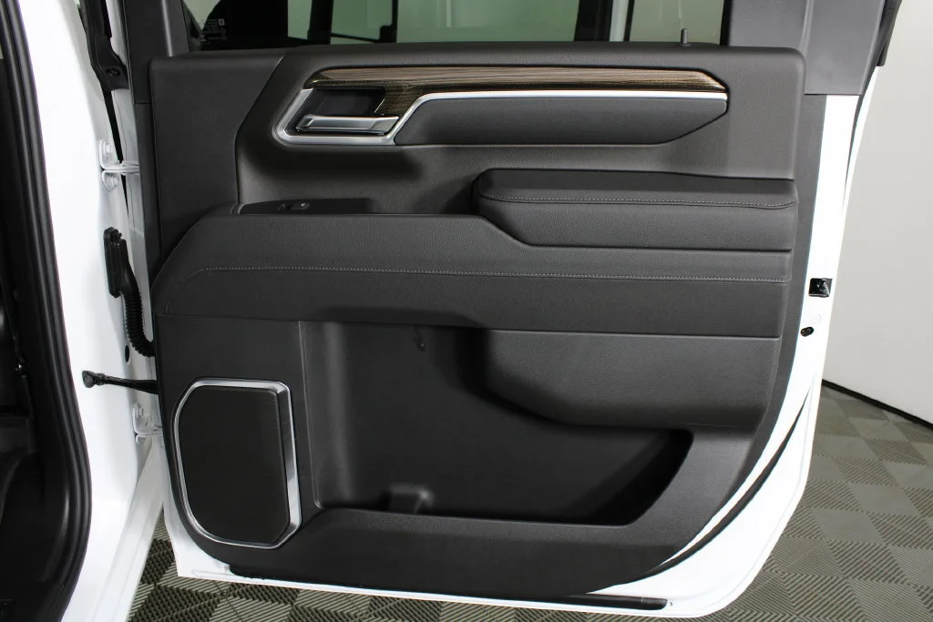 New 2026 Summit White Chevrolet LT image 9
