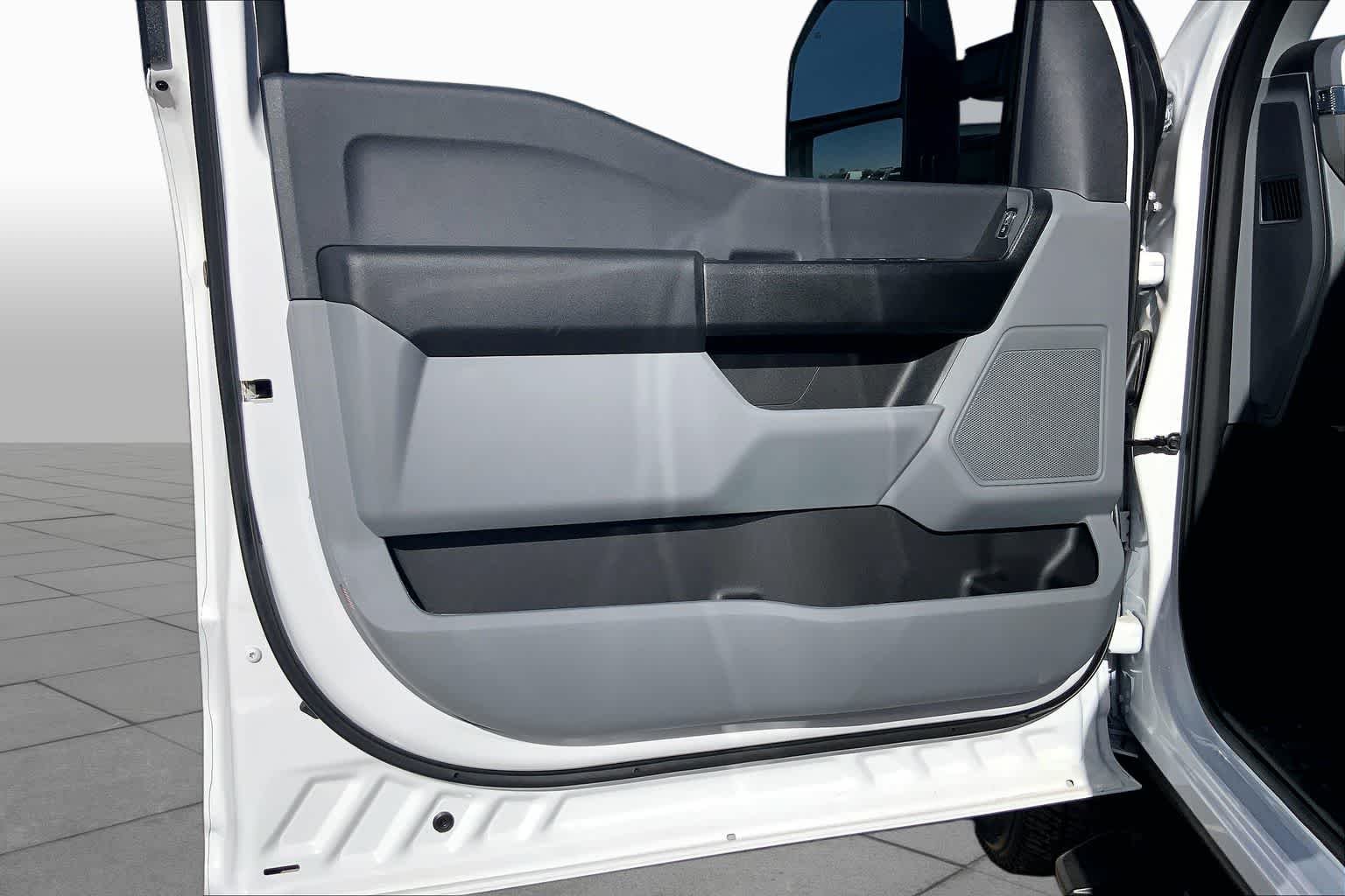 2026 Ford F-350 Super Duty XL - Photo 10