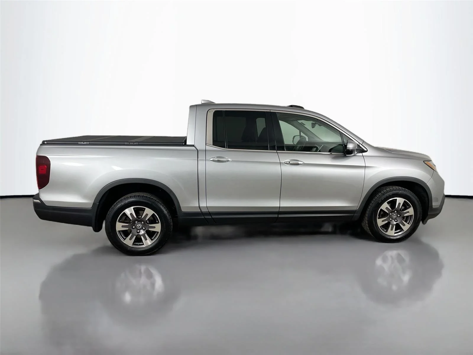 Used 2017 Lunar Silver Metallic Honda RTL-E image 18