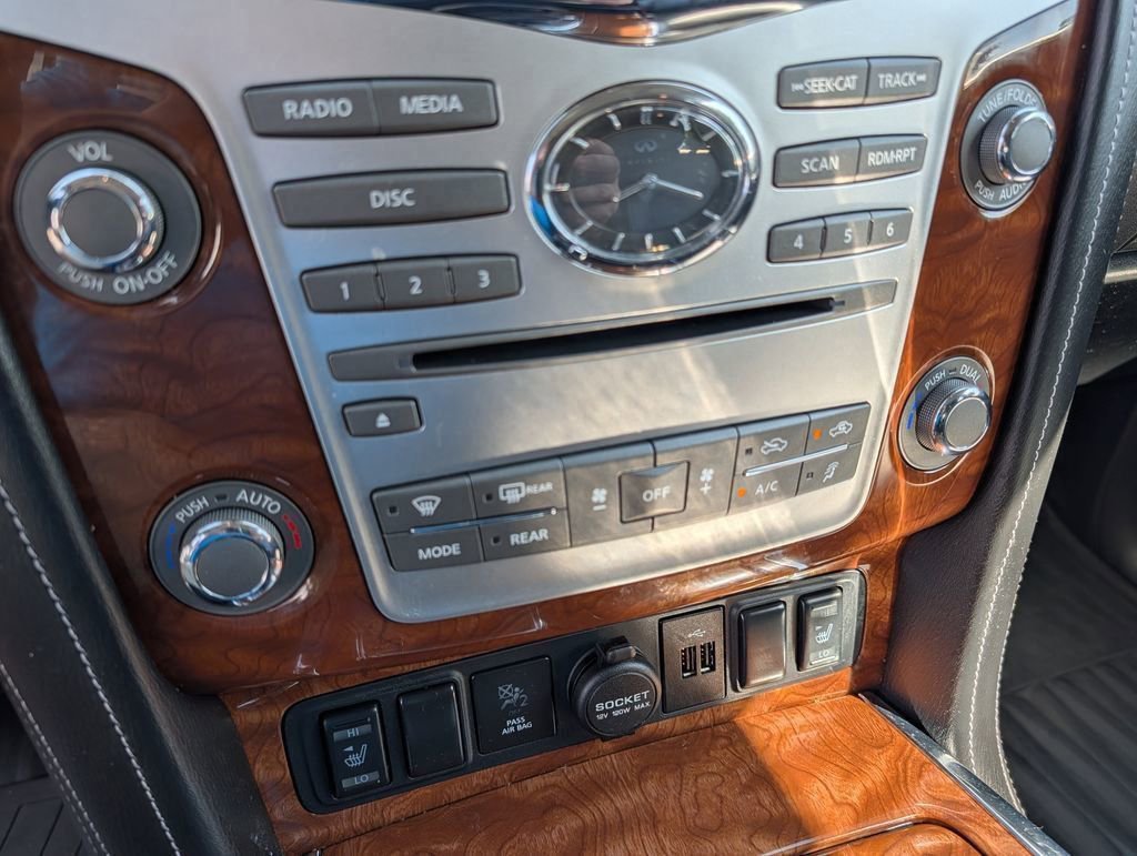Used 2019 Moonstone White INFINITI LUXE image 31