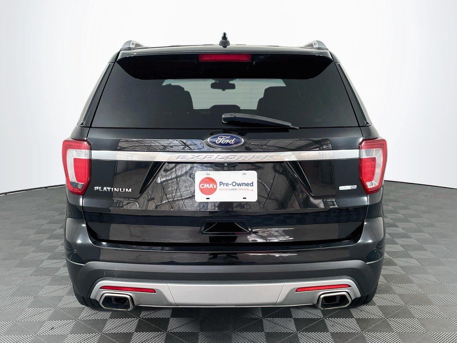 Used 2016 Black Ford Platinum image 7