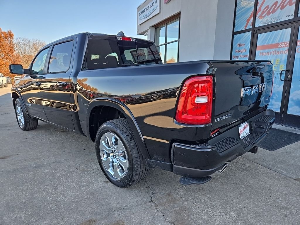 New 2026 Diamond Black Crystal Pearl-Coat Exterior Paint RAM Big Horn/Lone Star image 7