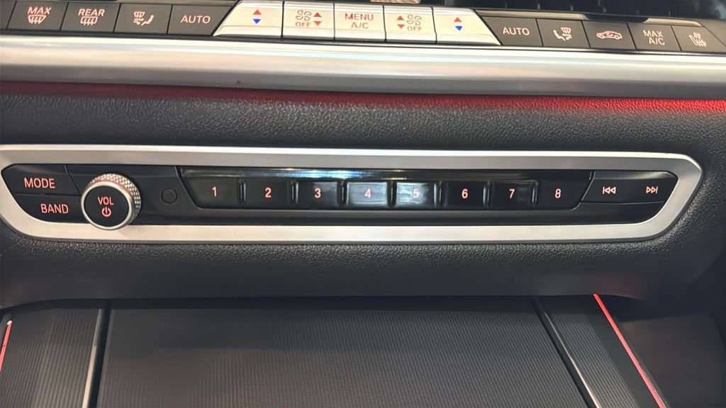 Used 2021 Blue BMW M50i image 29