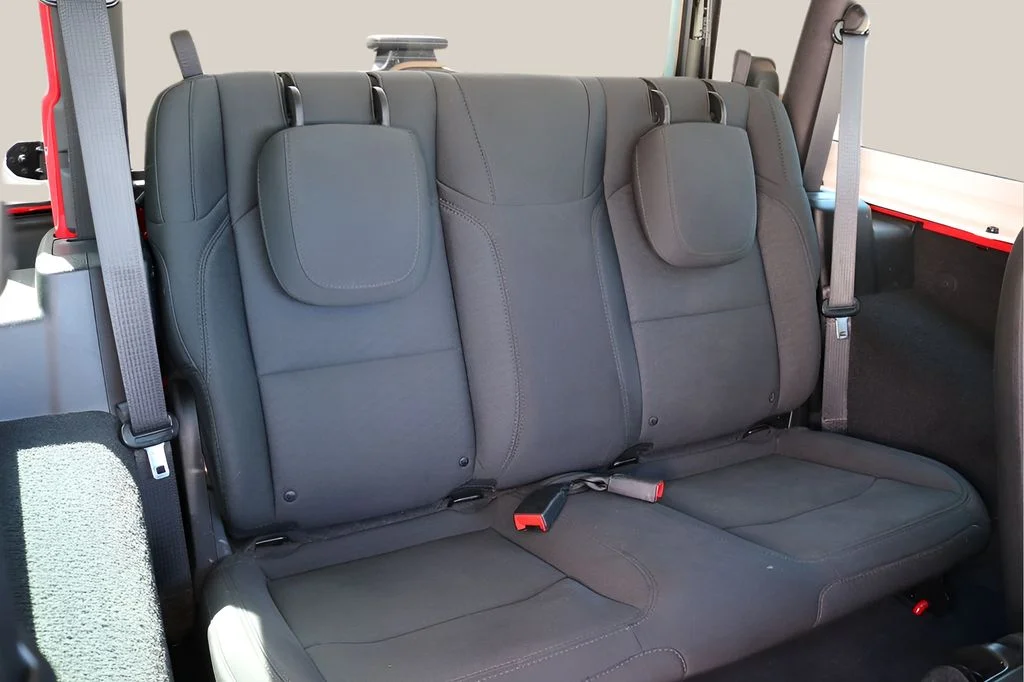 Used 2020 Red Jeep Sport S image 19