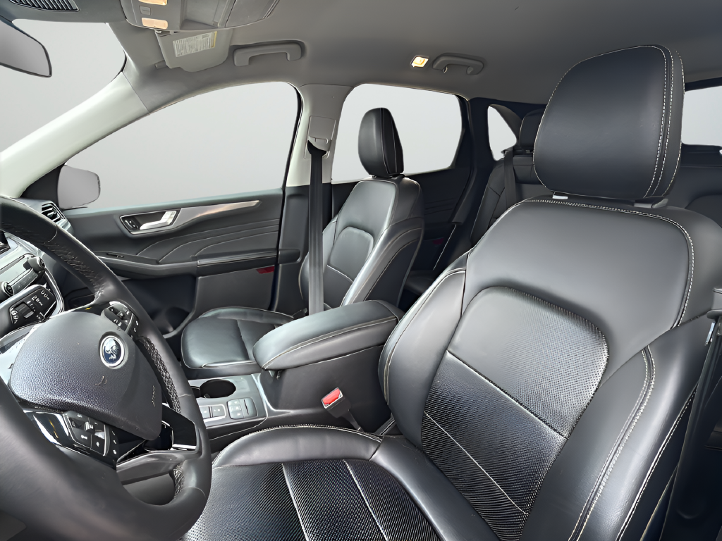 Used 2022  Ford Titanium image 10
