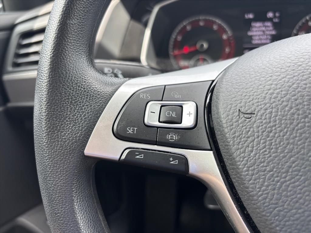 Used 2019 Platinum Gray Metallic Volkswagen 1.4T S image 15