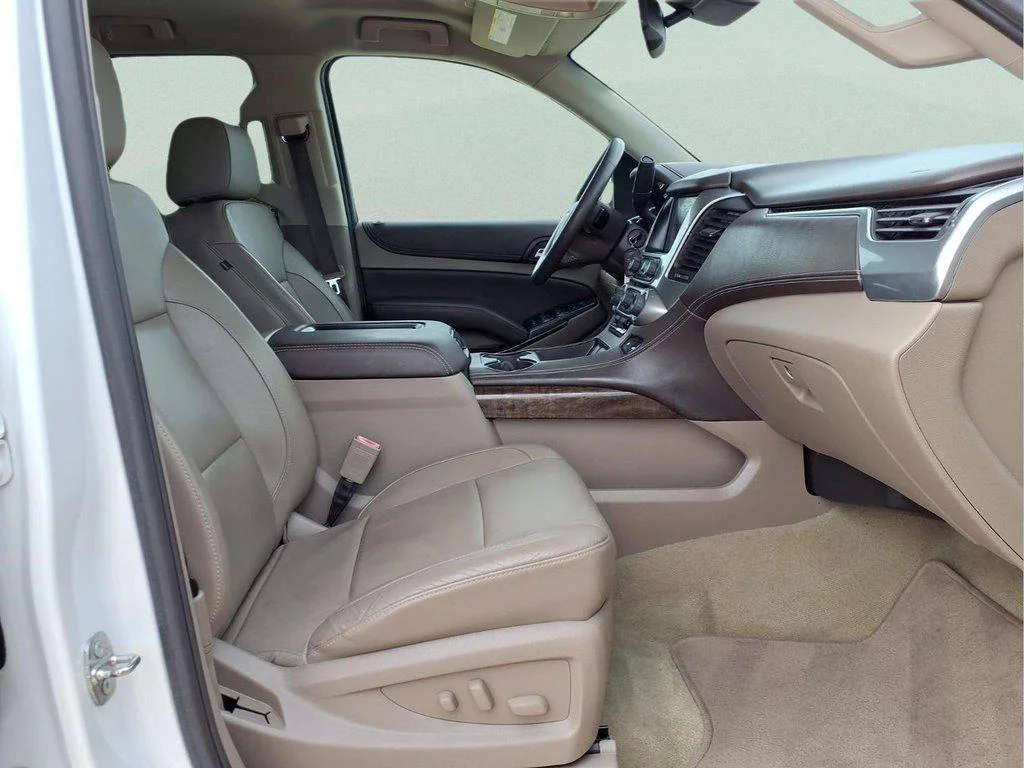 Used 2017 Iridescent Pearl Tricoat Chevrolet LT image 14