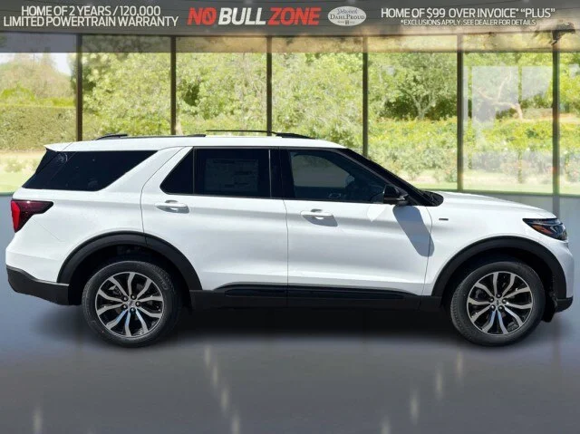 New 2026 Star White Metallic Tri-Coat Ford ST-Line image 30