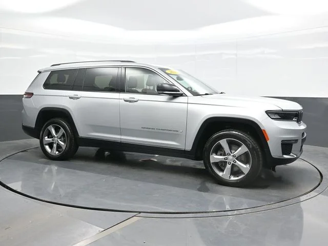 Used 2021 Silver Jeep Limited image 7