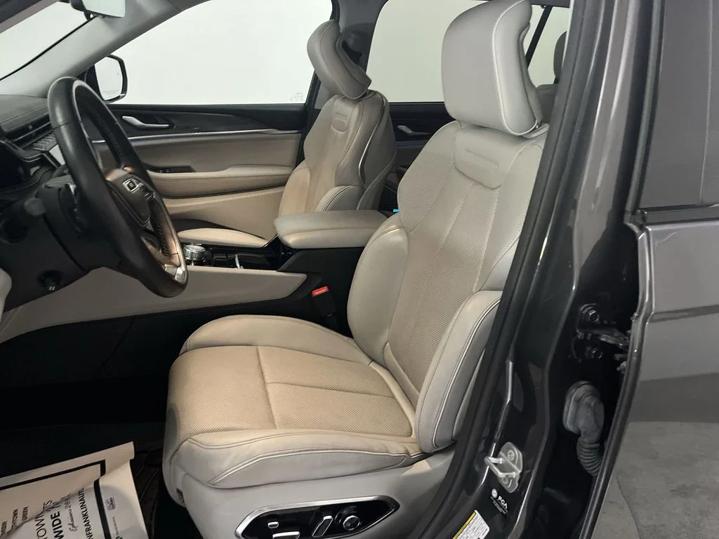 Used 2022 Gray Jeep Overland image 15