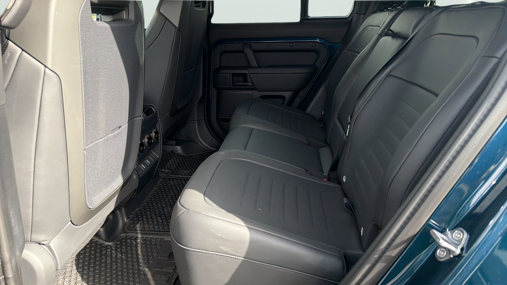 New 2026 Sargasso Blue Land Rover OCTA image 18