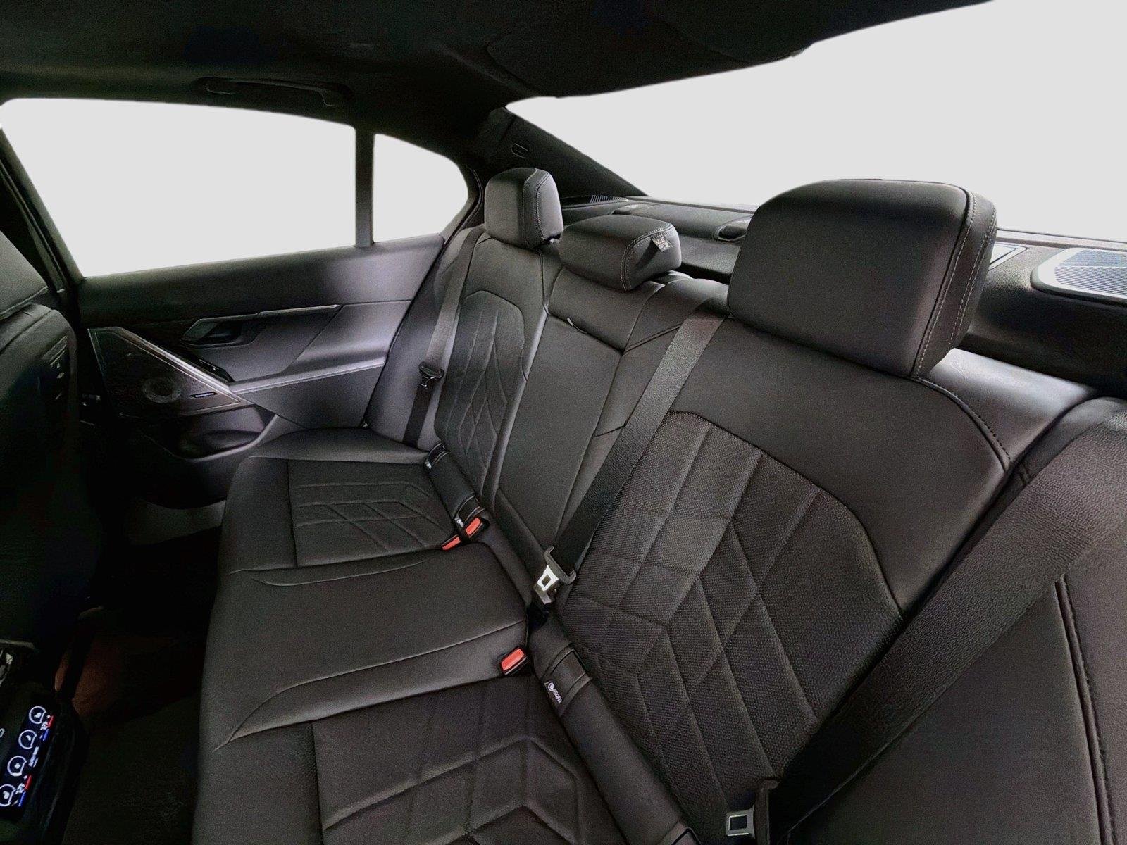 New 2027 Dark Graphite Metallic BMW 540i xDrive image 25