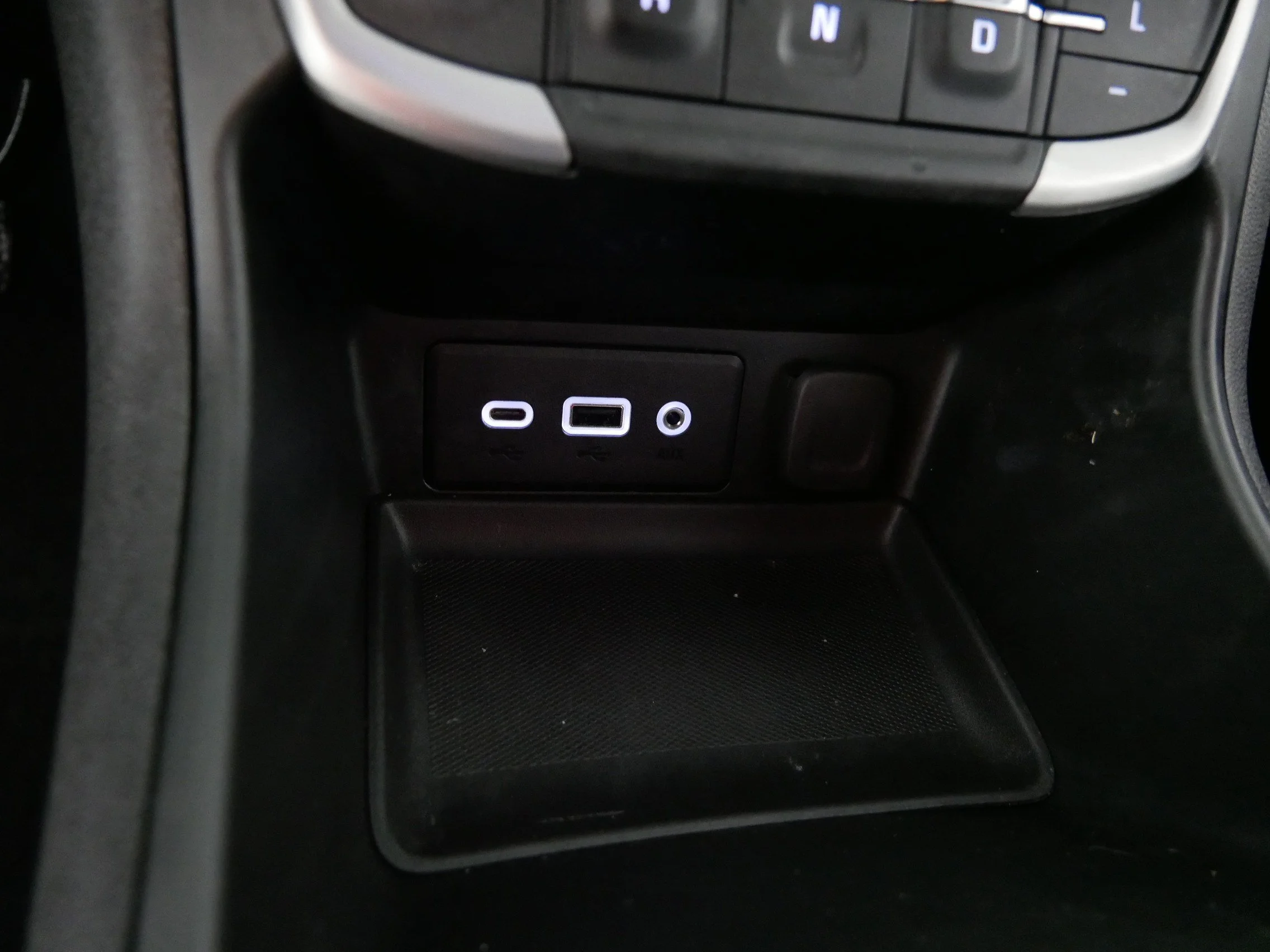 Used 2023 Desert Sand Metallic GMC SLE image 30