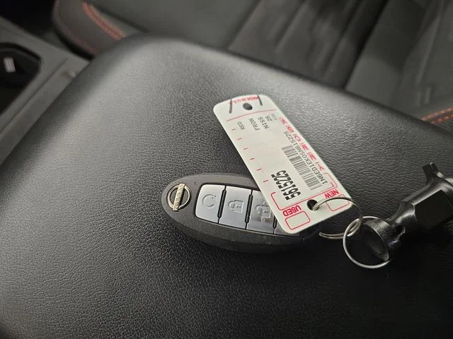 Used 2025 Red Alert Nissan PRO-4X image 27