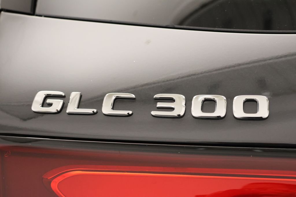 Used 2027  Mercedes-Benz GLC 300 image 9