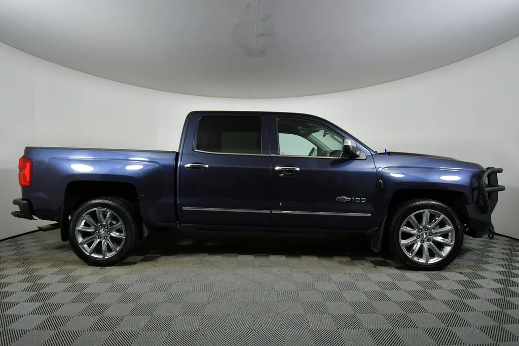 Used 2018 Blue Chevrolet LTZ image 15
