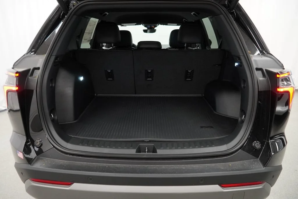 New 2026 Mosaic Black Metallic Chevrolet LT image 23