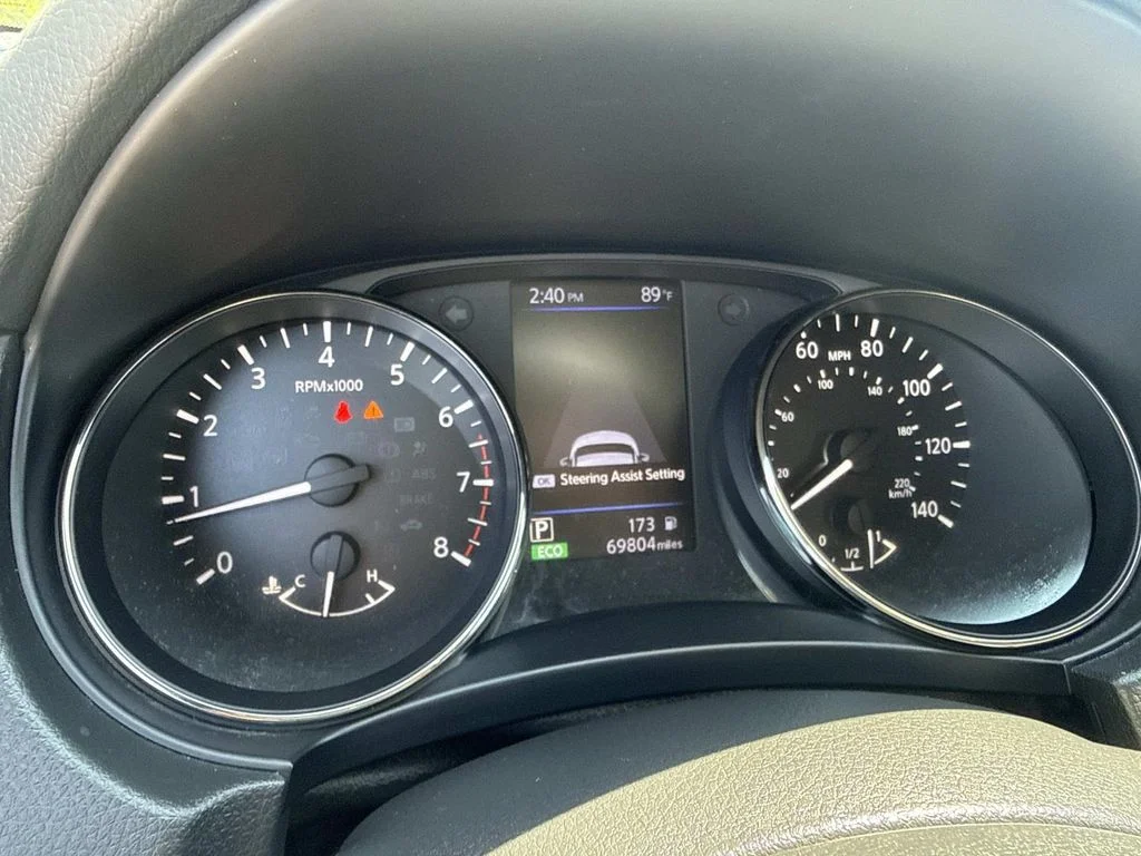 Used 2018 Black Nissan SL image 19