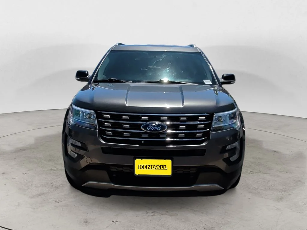 Used 2017 Gray Ford XLT image 8