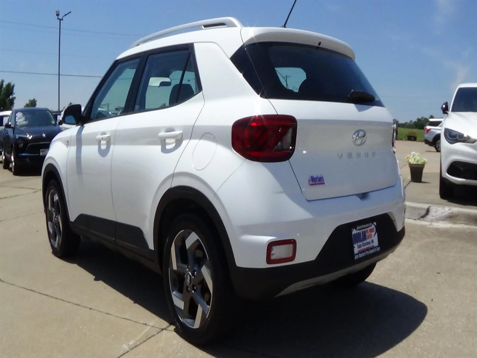 Used 2025 Lunar White (saw) Hyundai SEL image 8