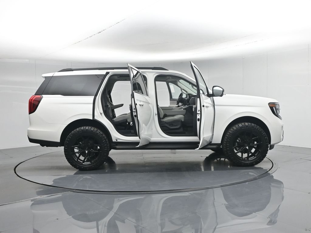 New 2026 Star White Metallic Tri-Coat Ford Active image 4