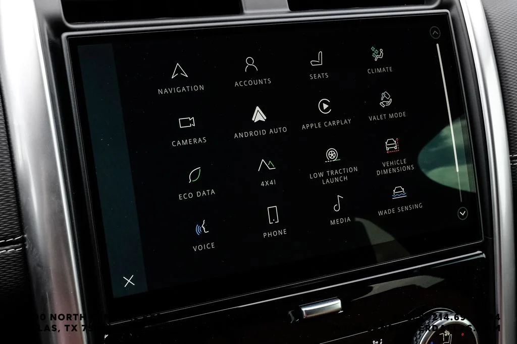 New 2026 Fuji White Land Rover Dynamic SE image 34