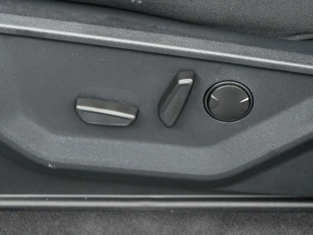 New 2026 Agate Black Metallic Ford XLT image 11