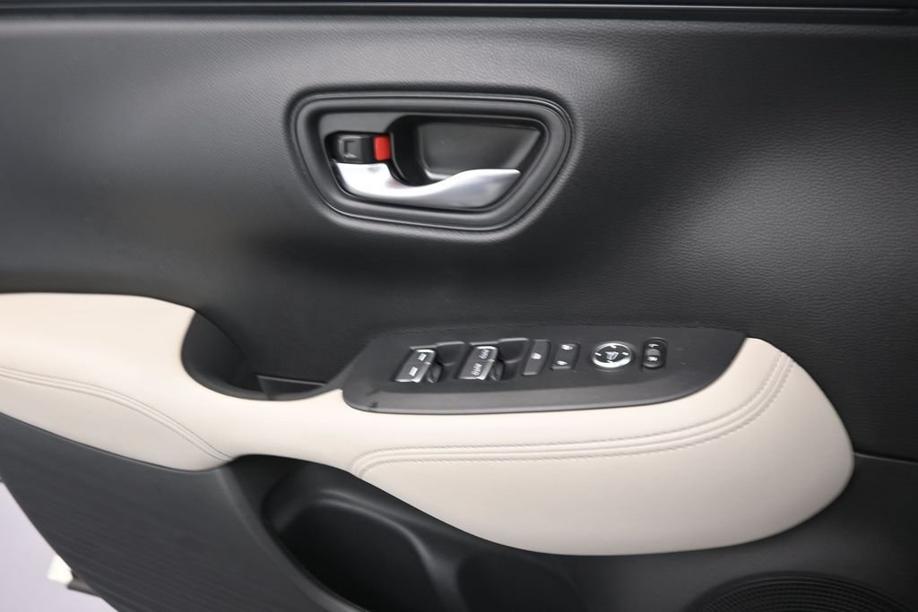 Used 2024 Platinum White Pearl Honda EX-L image 13