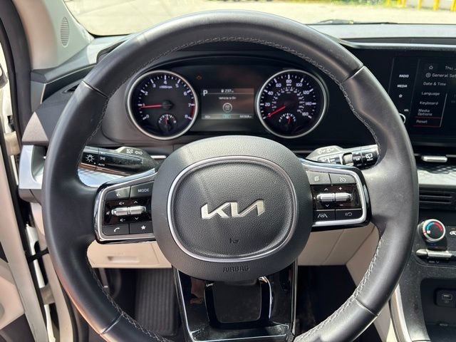 Certified Used 2024 Snow White Pearl Kia LX image 20