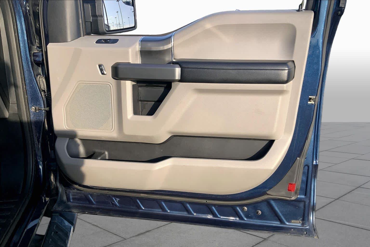 Used 2018 Blue Jeans Metallic Ford XLT image 20
