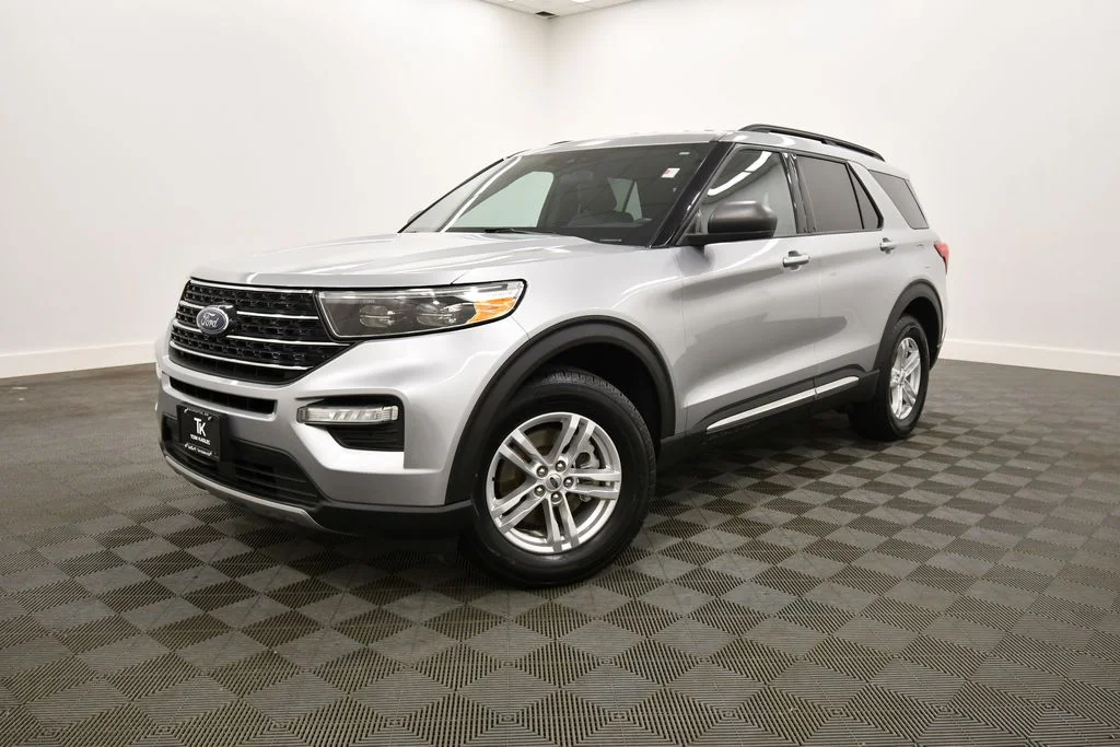 Used 2020 Silver Ford XLT image 2