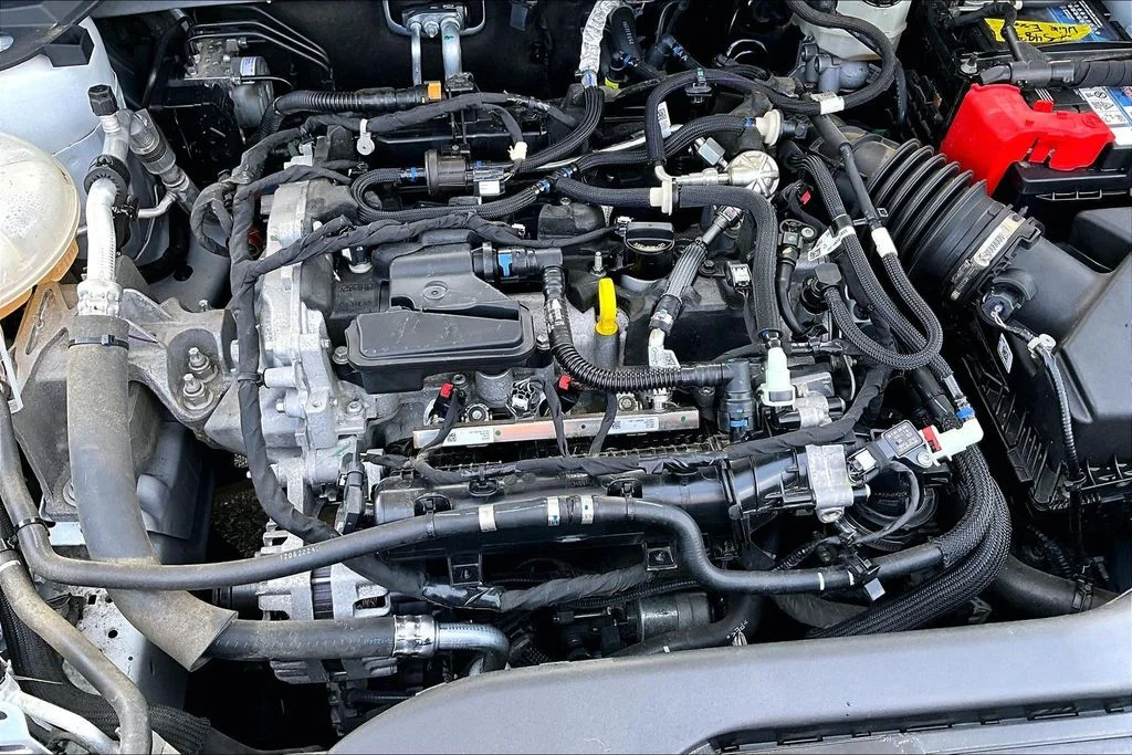 Certified Used 2022 White Ford SE image 31