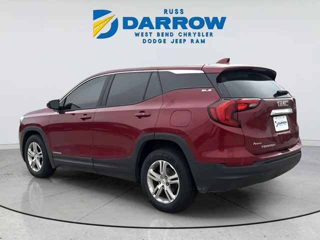 Used 2018 Red GMC SLE image 3