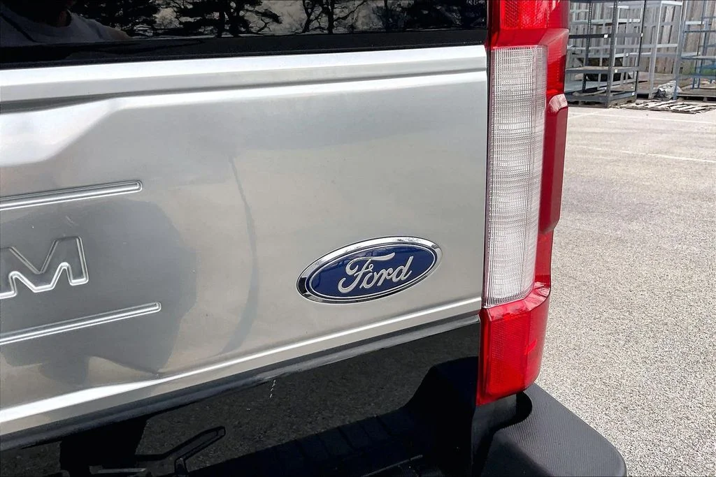 Used 2017 Black Ford Platinum image 7