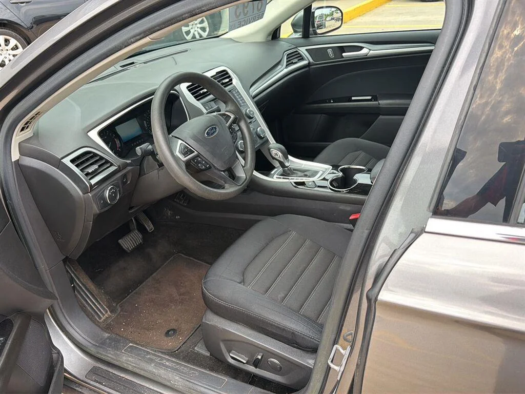 Used 2014 Sterling Gray Metallic Ford SE image 4