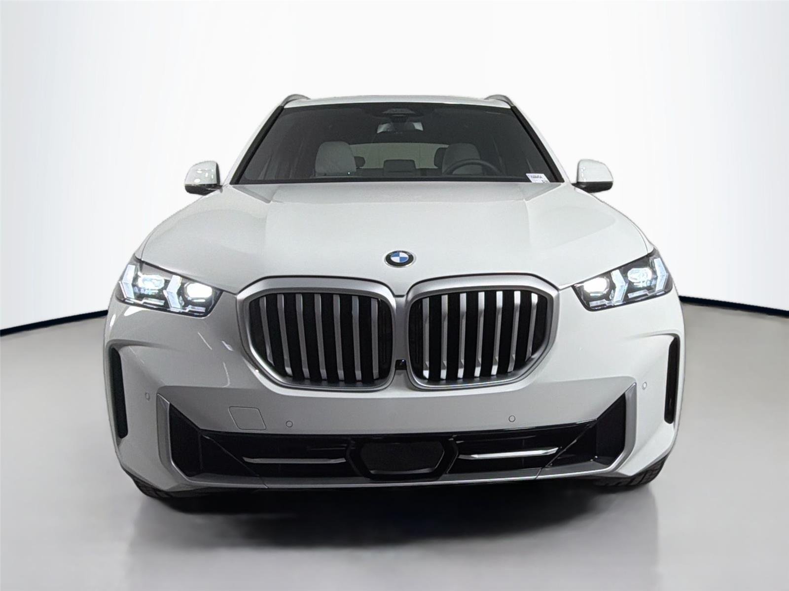 New 2026 Alpine White BMW xDrive40i image 2