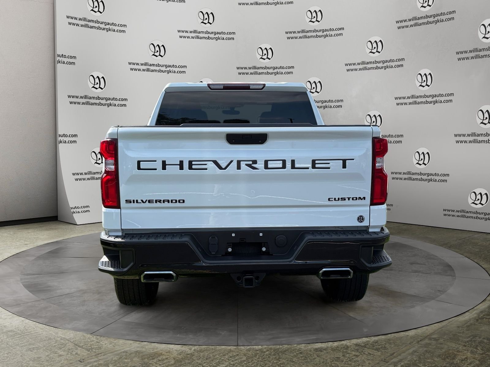 Used 2021 White Chevrolet Custom Trail Boss image 4