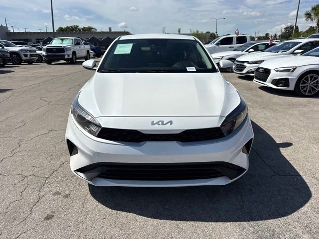 Used 2022 White Kia LXS image 8