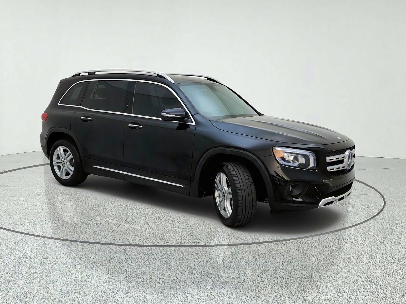 Used 2023 Night Black Mercedes-Benz GLB 250 image 5