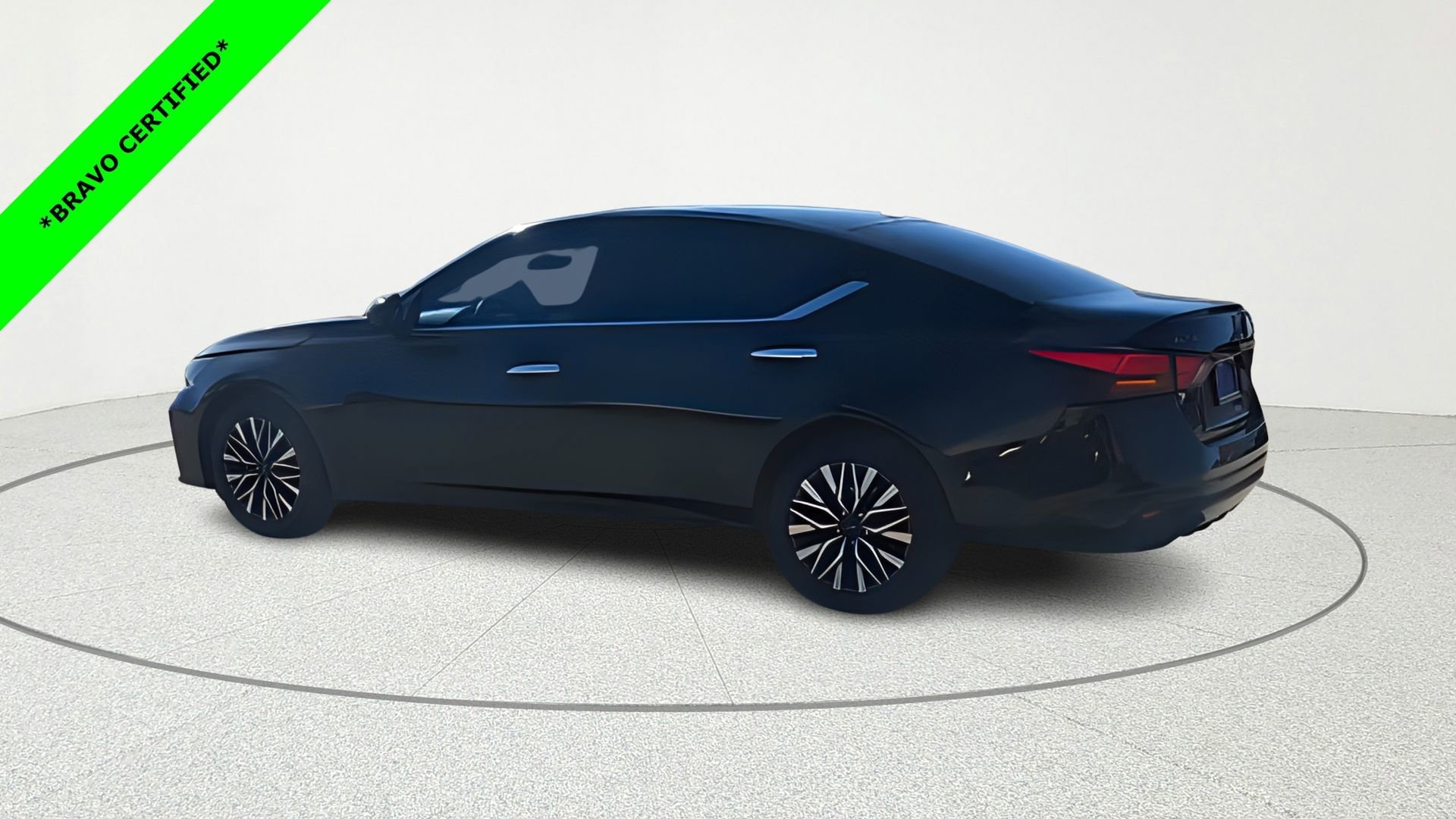 2023 Nissan Altima SV - Photo 6
