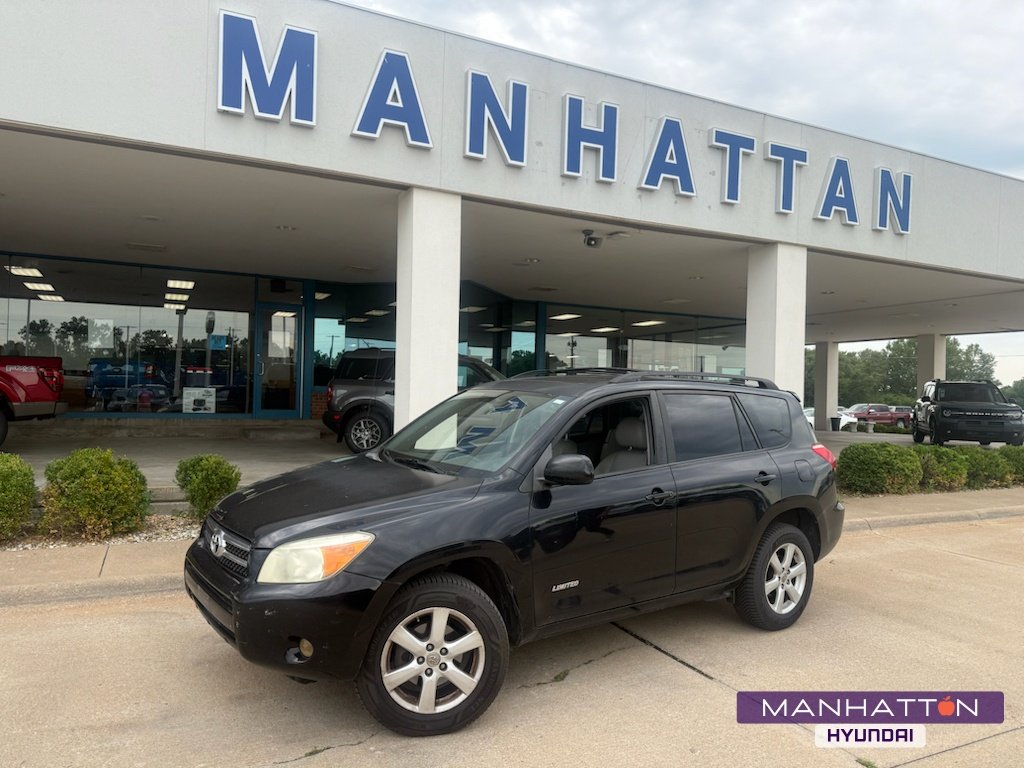 Used 2007  Toyota Limited image 1