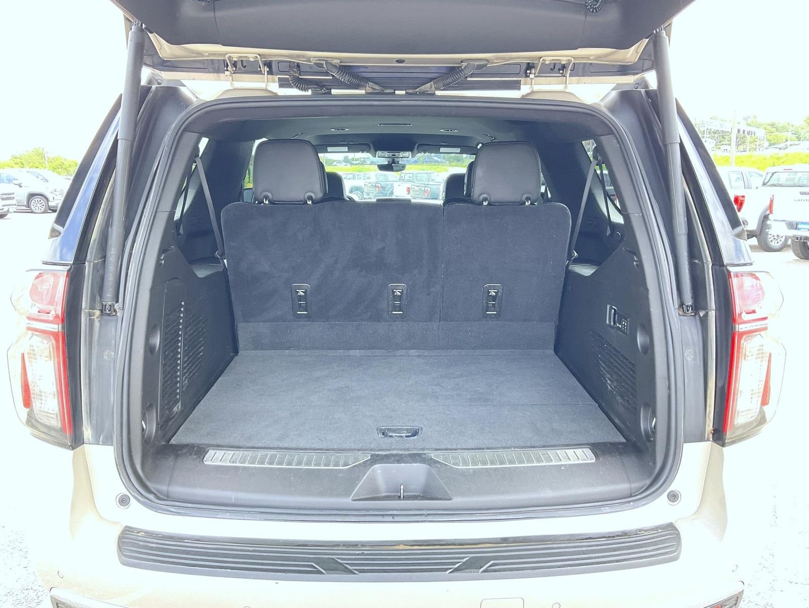 Used 2021 Beige Chevrolet High Country image 22