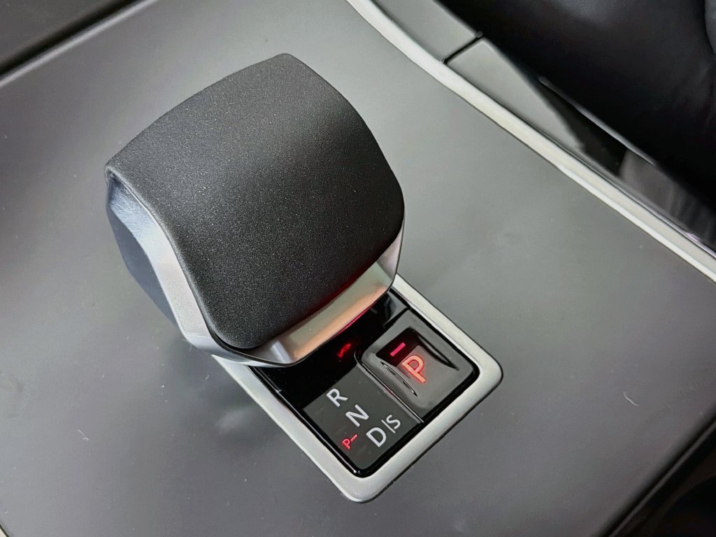 New 2026 Fuji White Land Rover S image 17